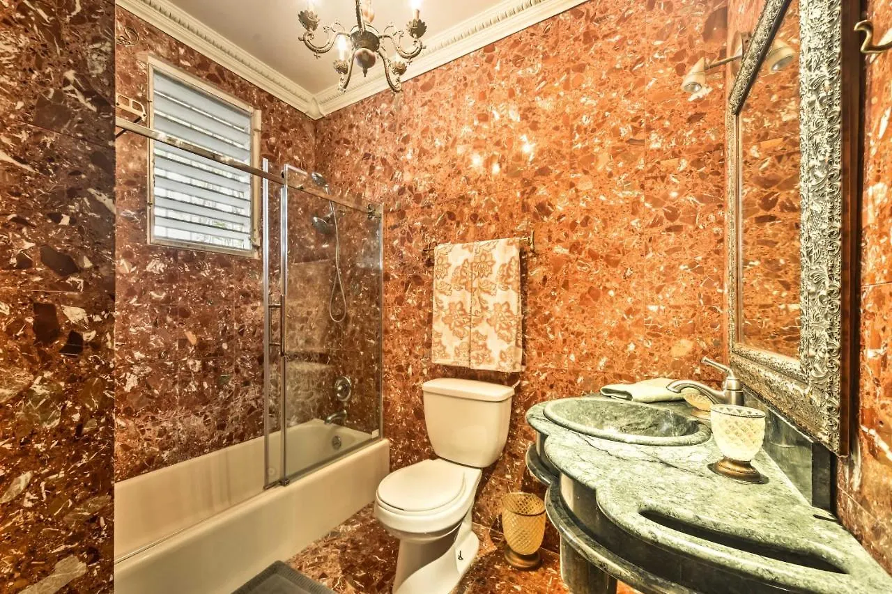 Luxurious San Juan Villa With Pool - Walk To Beach! Сasa de vacaciones