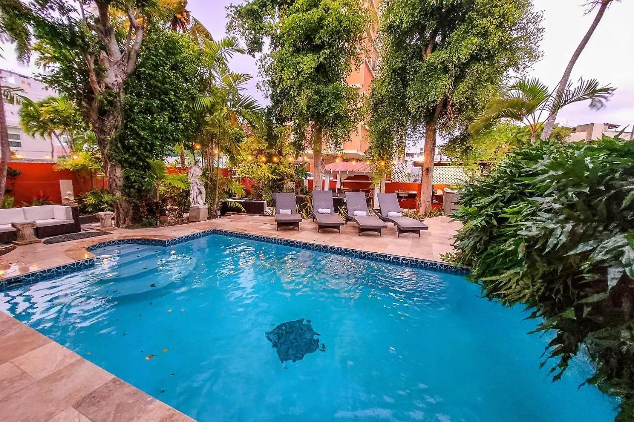 Сasa de vacaciones Luxurious San Juan Villa With Pool - Walk To Beach!