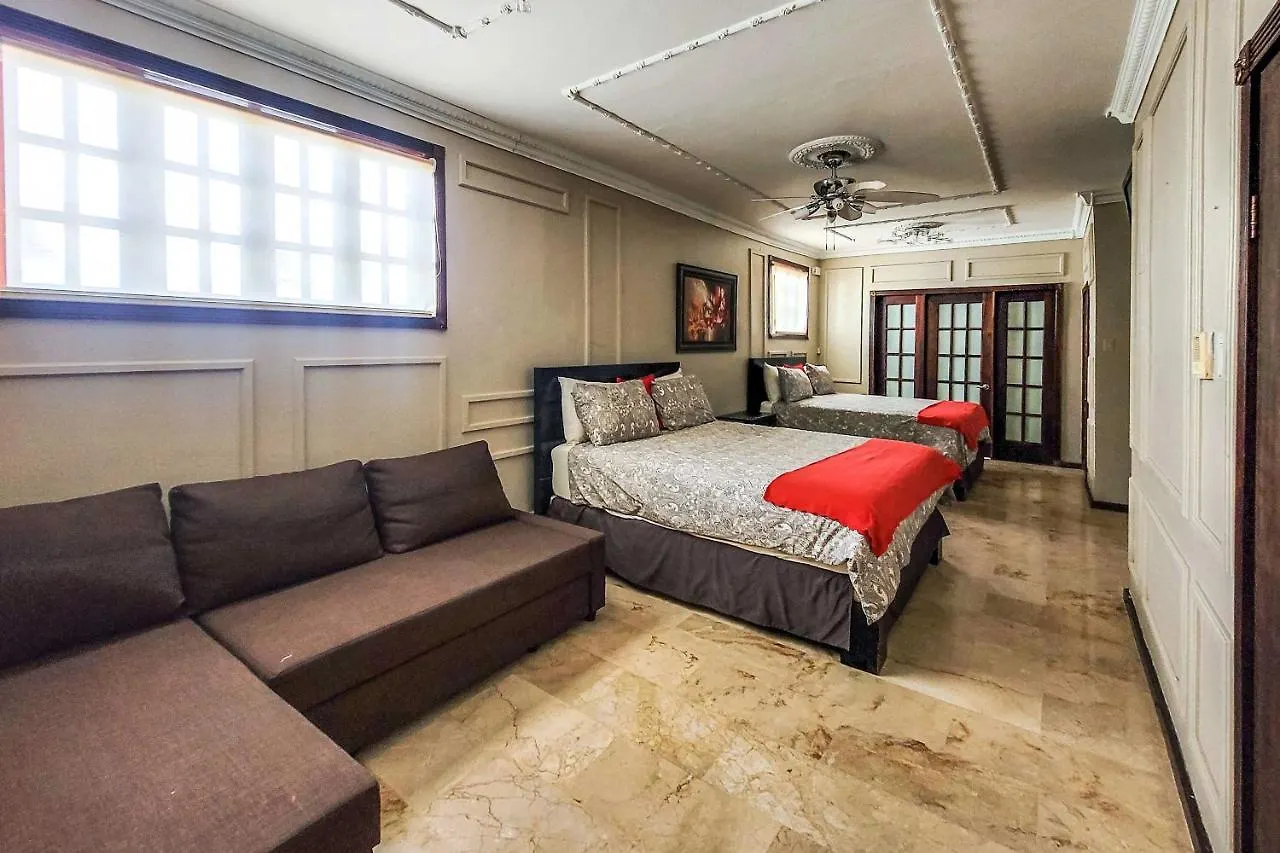 Casa de Férias Luxurious San Juan Villa With Pool - Walk To Beach!